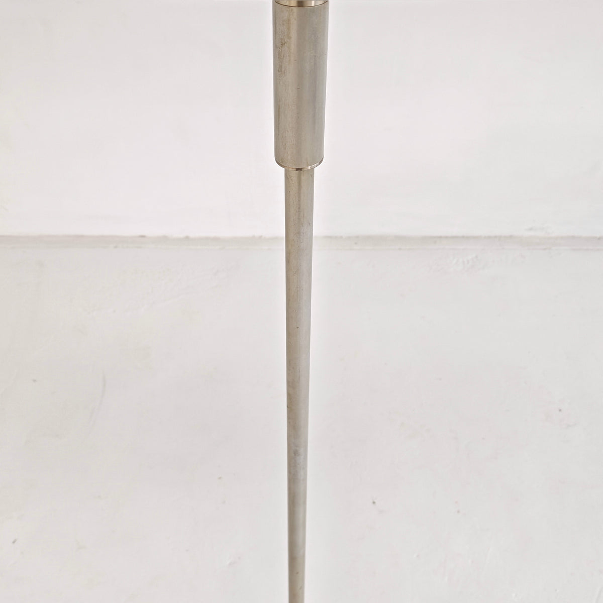 Lampada da terra vintage in vetro bianco anni 60