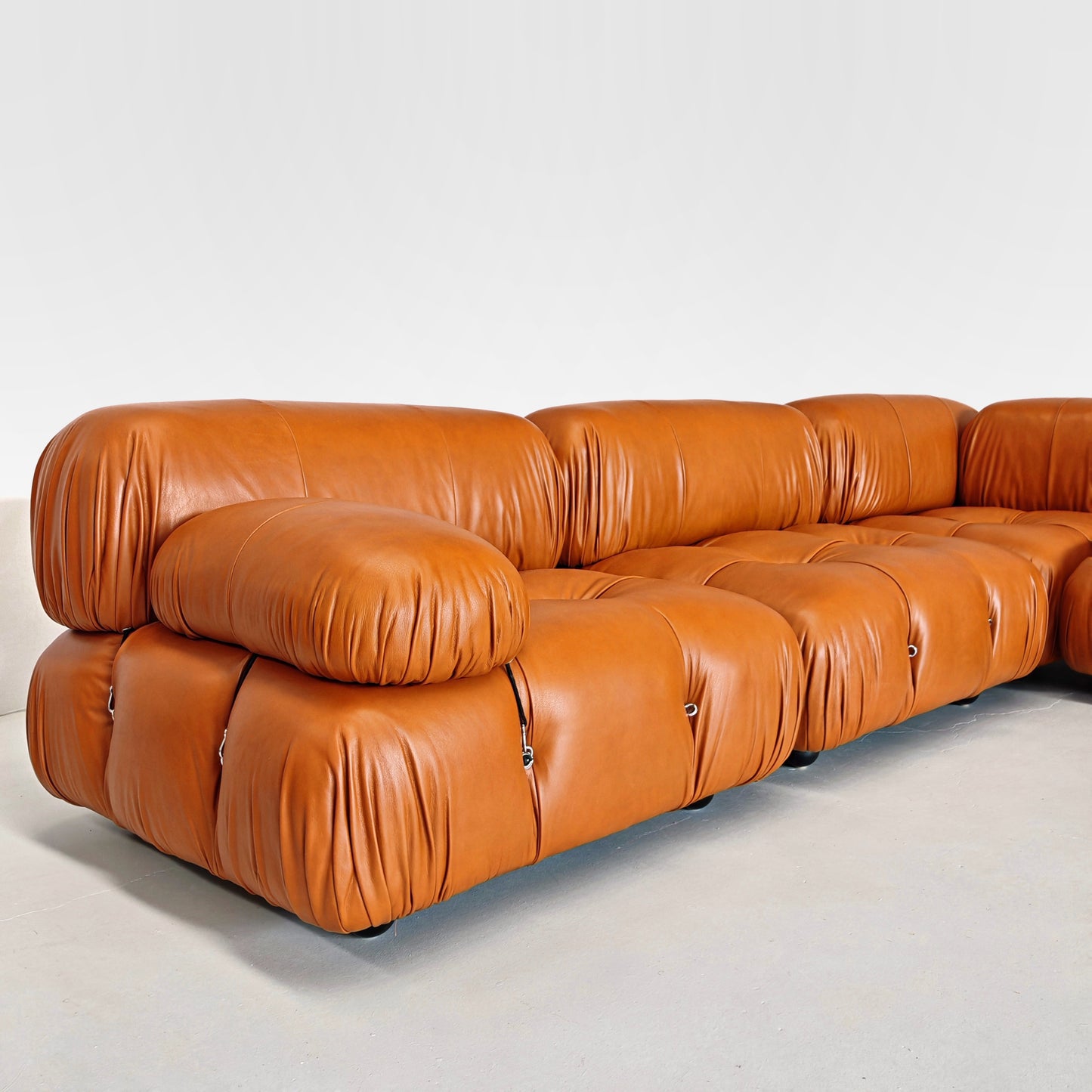 Divano 5 moduli Camaleonda Mario Bellini per B&B Pelle nuova Cognac