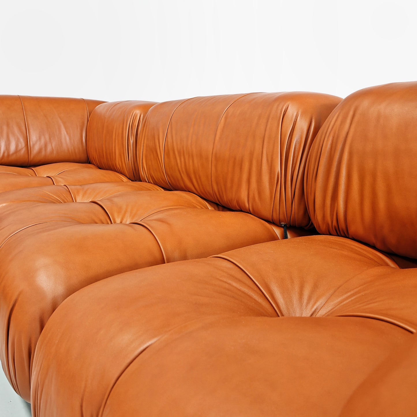 Divano 5 moduli Camaleonda Mario Bellini per B&B Pelle nuova Cognac