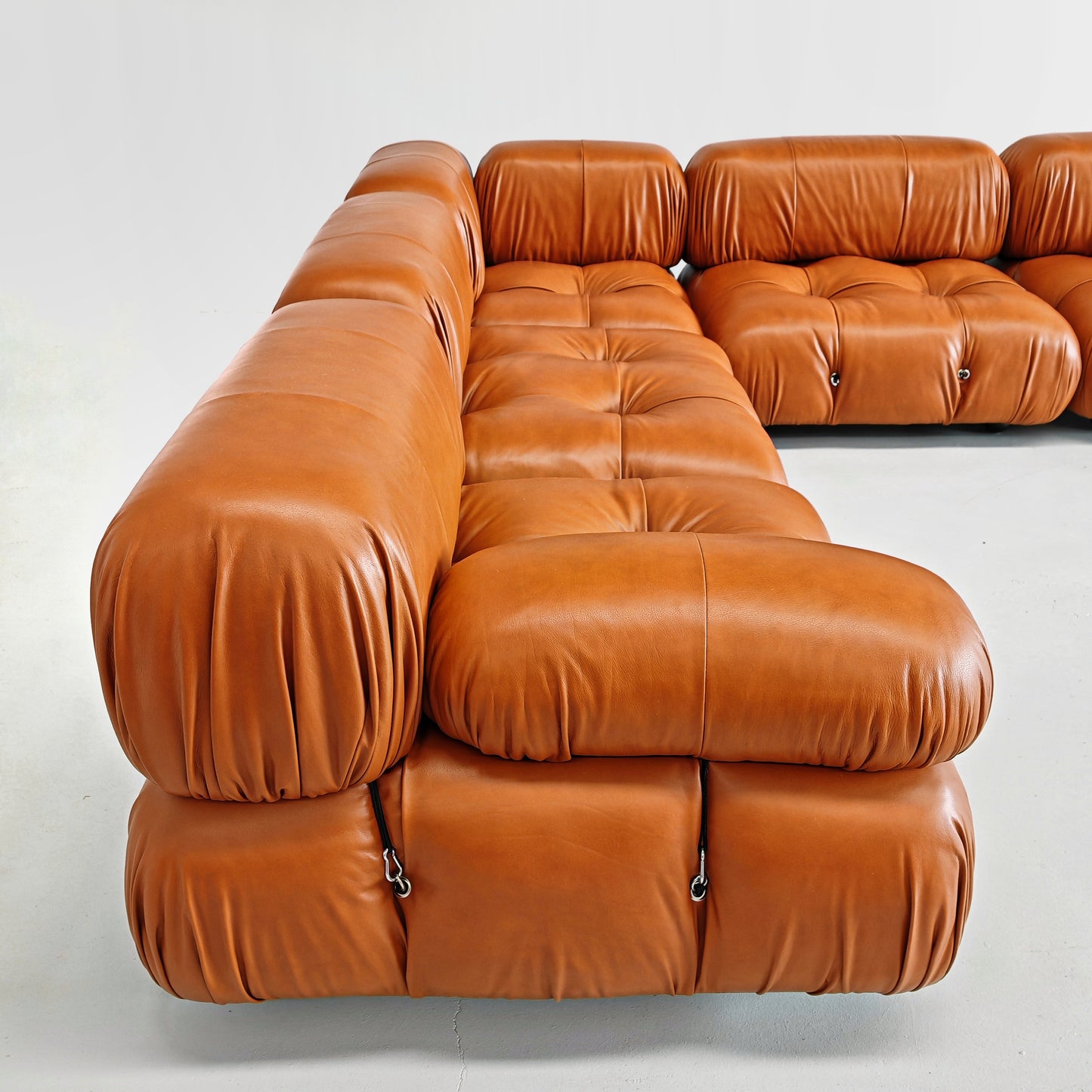 Divano 5 moduli Camaleonda Mario Bellini per B&B Pelle nuova Cognac