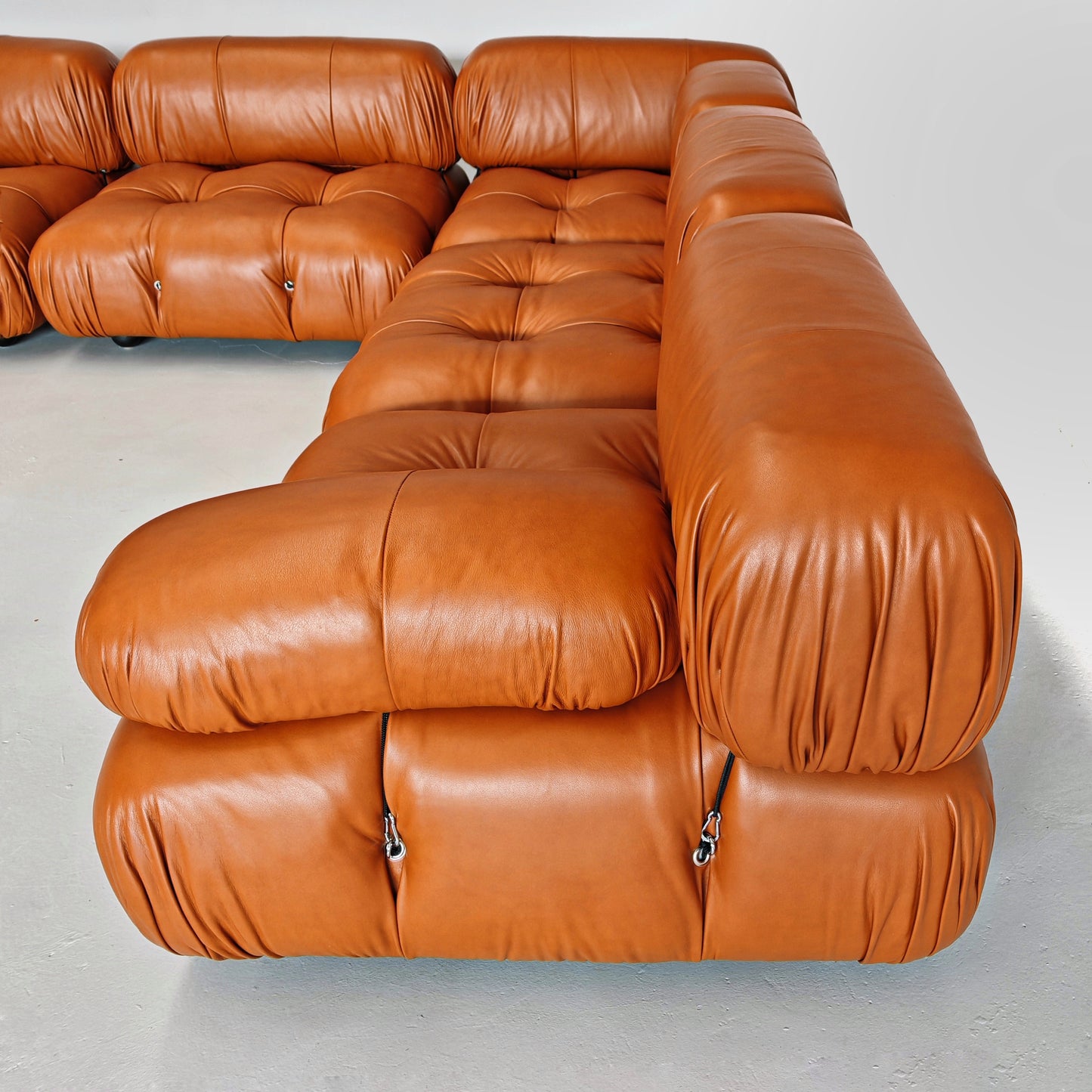 Divano 5 moduli Camaleonda Mario Bellini per B&B Pelle nuova Cognac