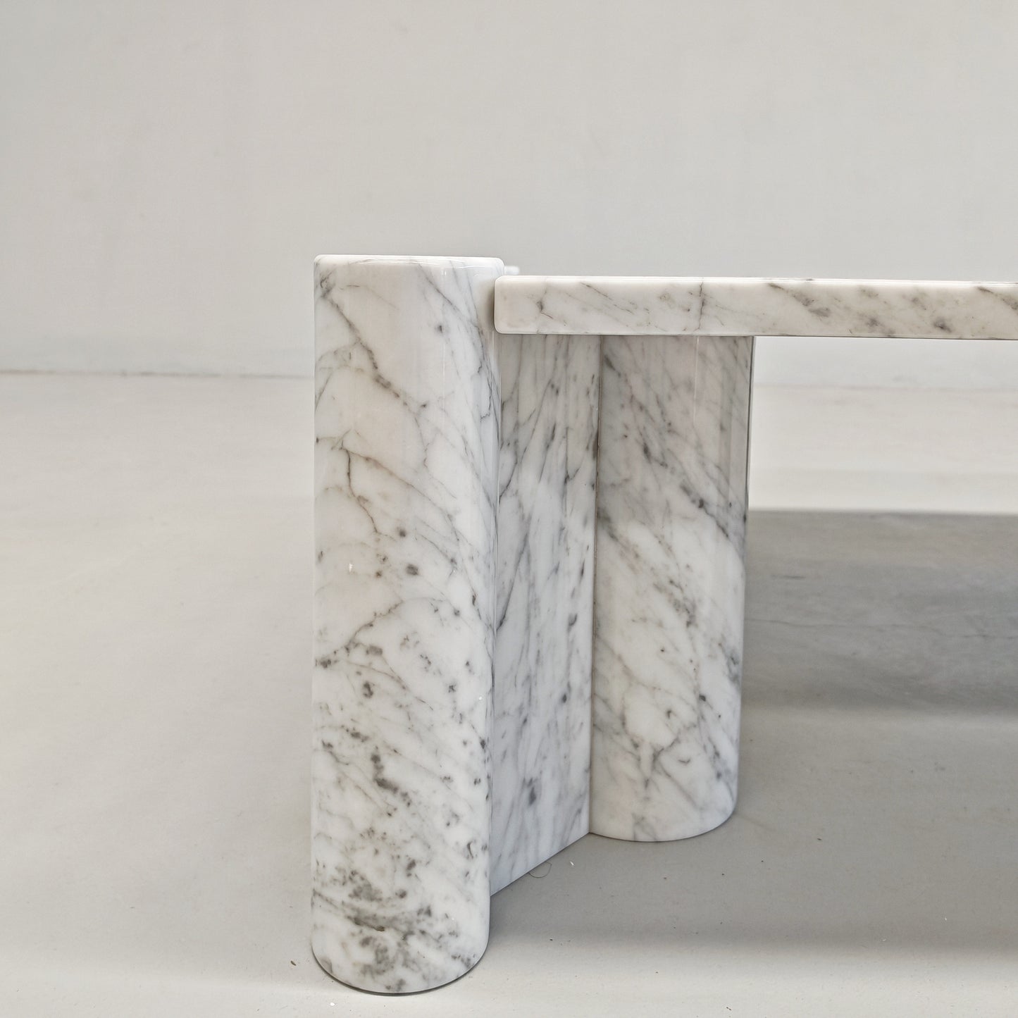 Tavolino da Salotto Coffee Table in marmo mod. Jumbo, Gae Aulenti per Knoll.
