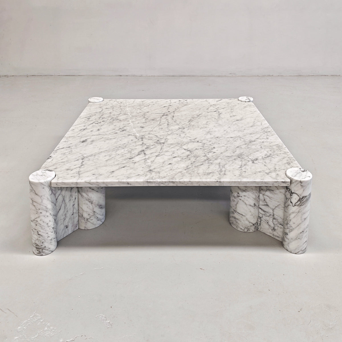 Table basse Jumbo en marbre, Gae Aulenti pour Knoll.