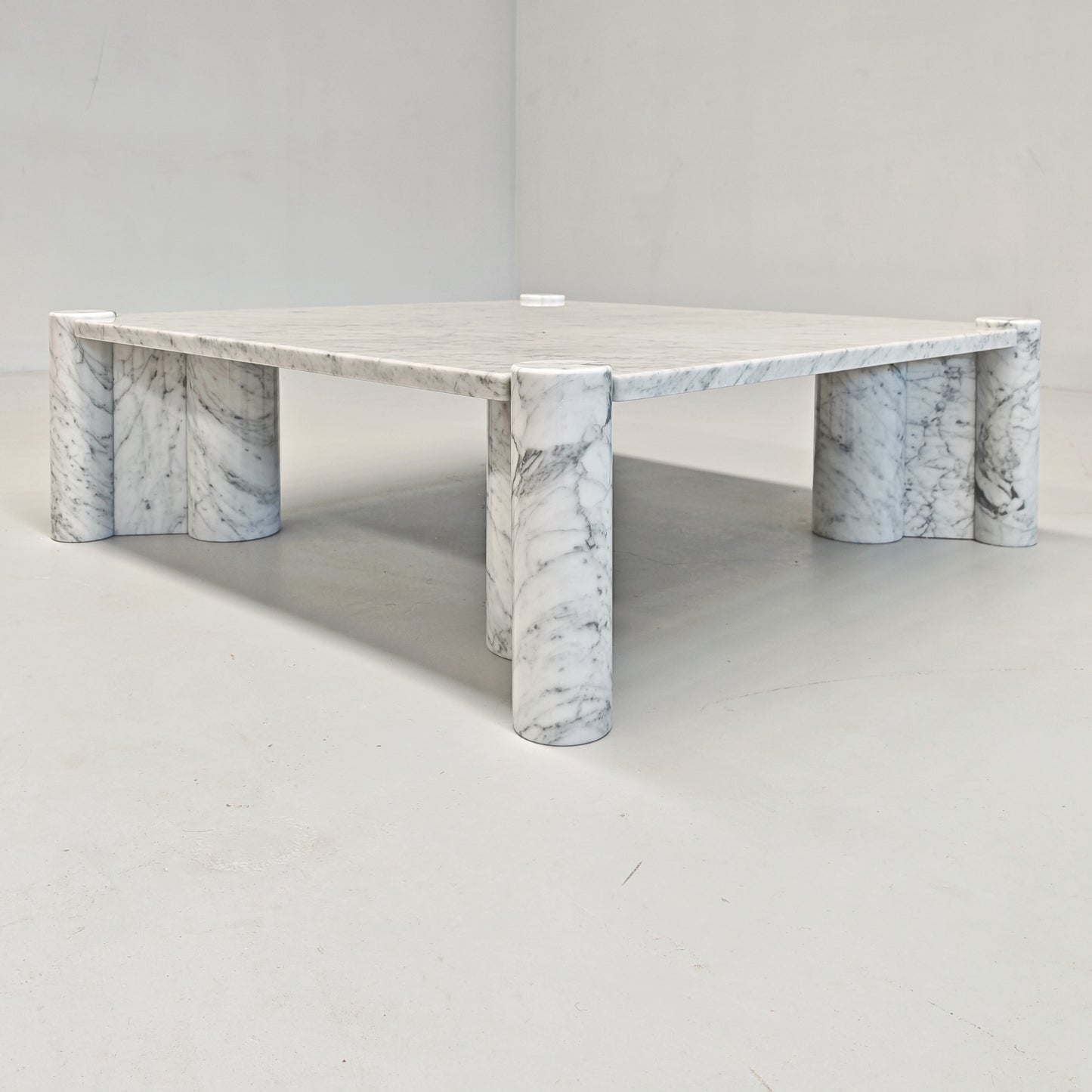 Tavolino da Salotto Coffee Table in marmo mod. Jumbo, Gae Aulenti per Knoll.