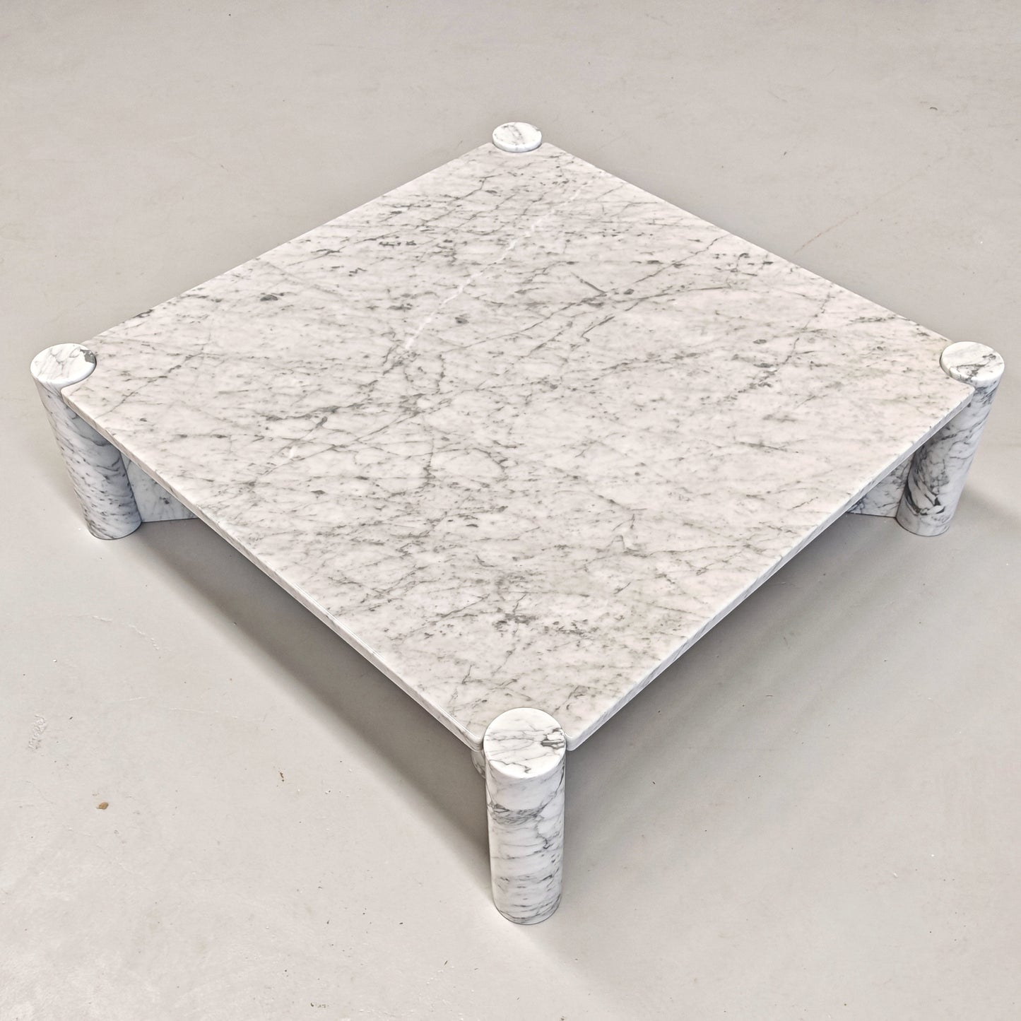 Tavolino da Salotto Coffee Table in marmo mod. Jumbo, Gae Aulenti per Knoll.