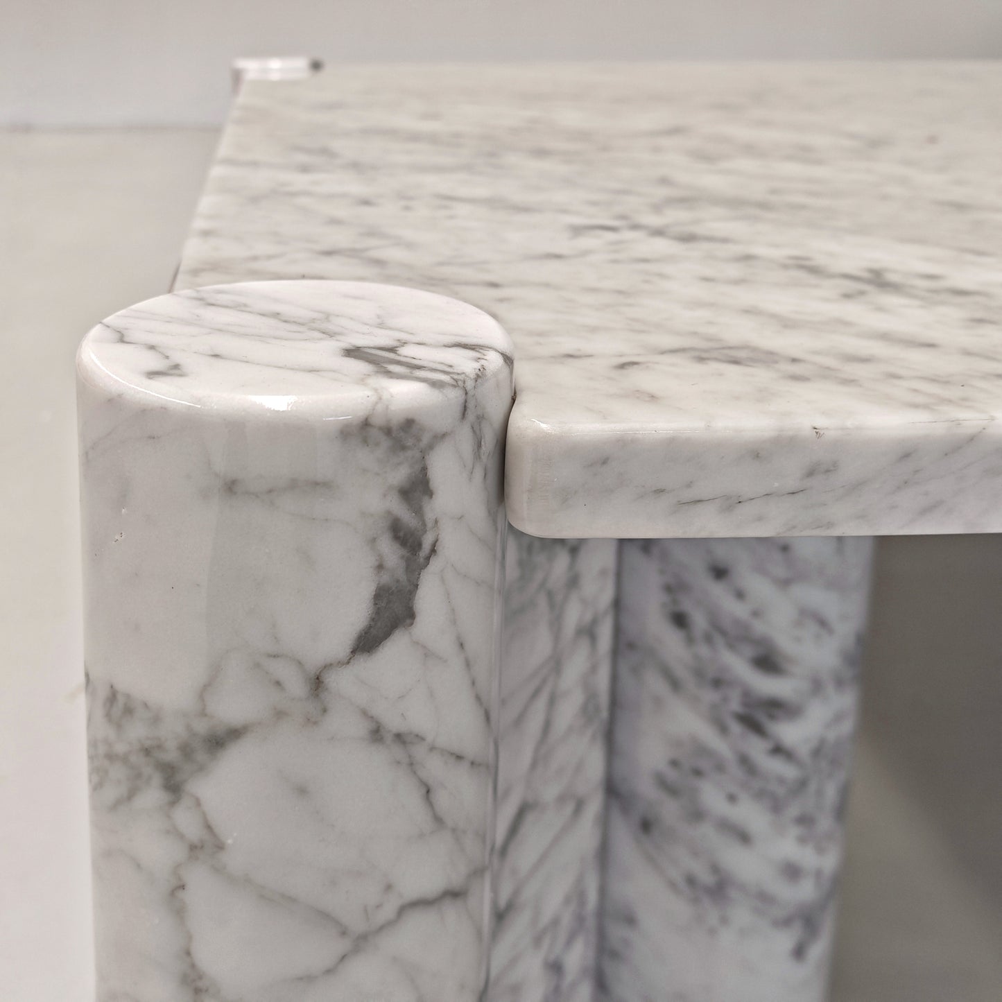 Tavolino da Salotto Coffee Table in marmo mod. Jumbo, Gae Aulenti per Knoll.