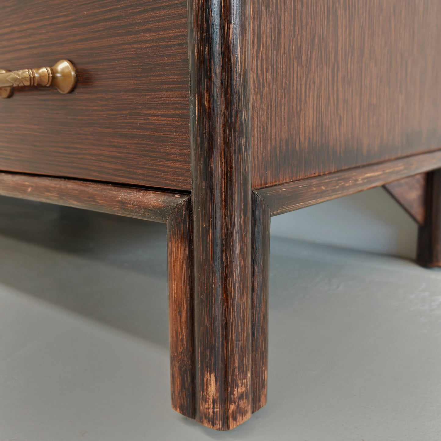 Cassettiera vintage di design  in legno esotico e bambù anni 70
