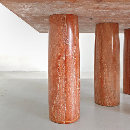 Tavolo quadrato in Travertino Rosso Persiano mod. "Colonnato" Mario Bellini per Cassina anni 70