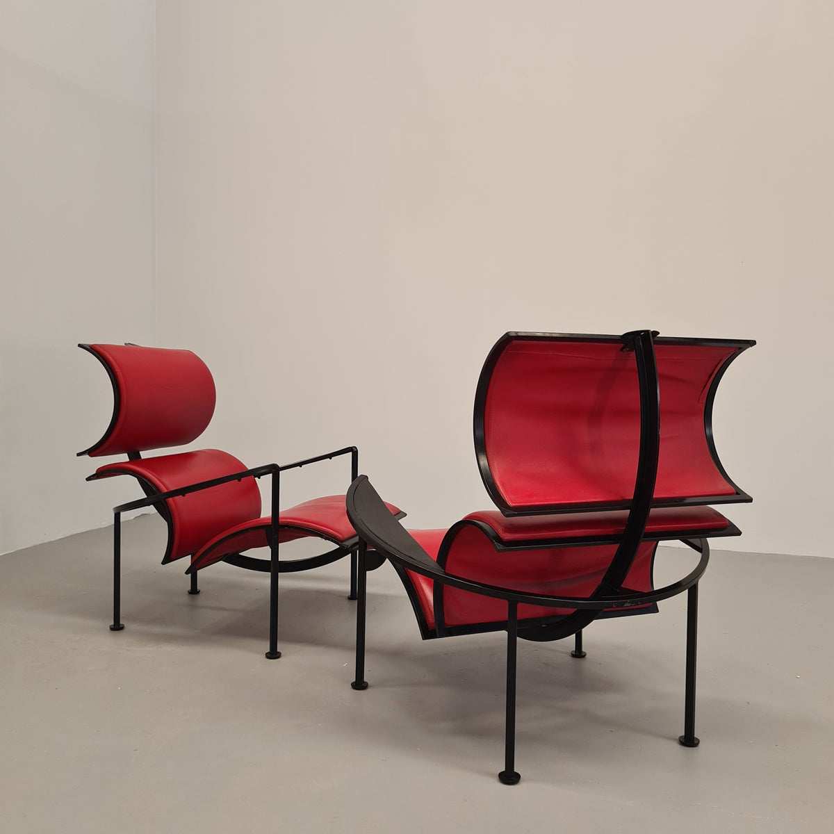 Paire de fauteuils en fer et cuir des années 80, modèle Signora Chan de Carlo Forcolini pour Alias (1986)