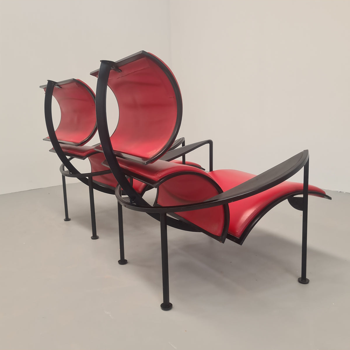 Paire de fauteuils en fer et cuir des années 80, modèle Signora Chan de Carlo Forcolini pour Alias (1986)