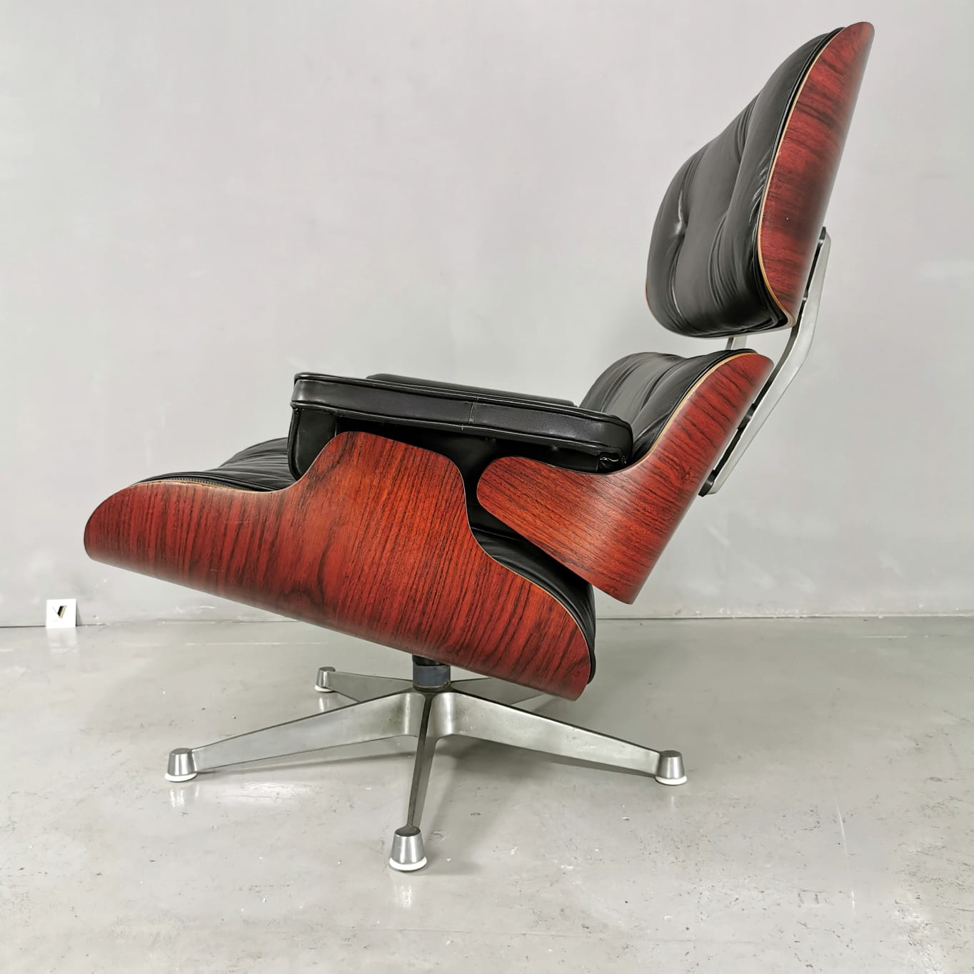 Chaise Longue Poltrona Charles Eames Usata Chair Poltrona