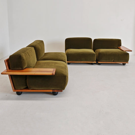 Divano modulare mod. Pianura Mario Bellini per Cassina anni 70 velluto verde