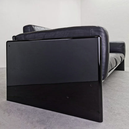 Divano laccato seduta in pelle nera di Studio Simon By Gavina  anni 70