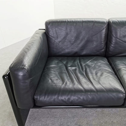 Divano laccato seduta in pelle nera di Studio Simon By Gavina  anni 70