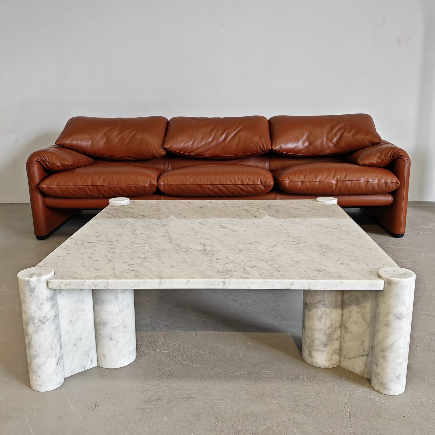 Tavolino da Salotto Coffee Table in marmo mod. Jumbo, Gae Aulenti per Knoll.