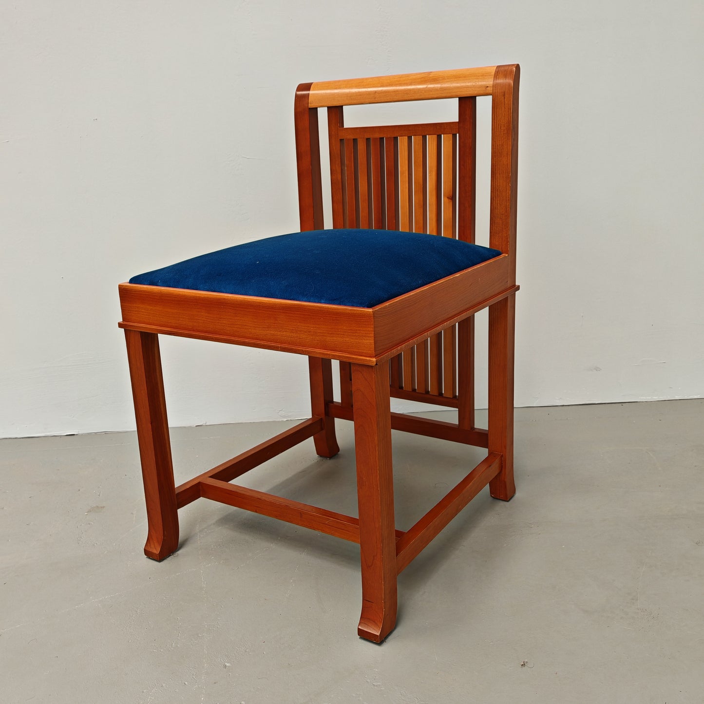 Sedie Coonley, Frank Lloyd Wright per Cassina 1989