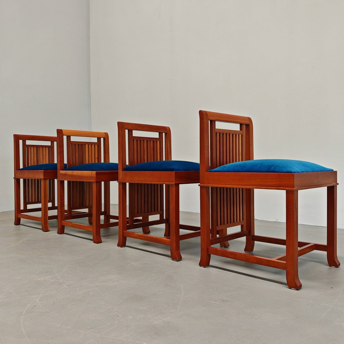 Sedie Coonley, Frank Lloyd Wright per Cassina 1989