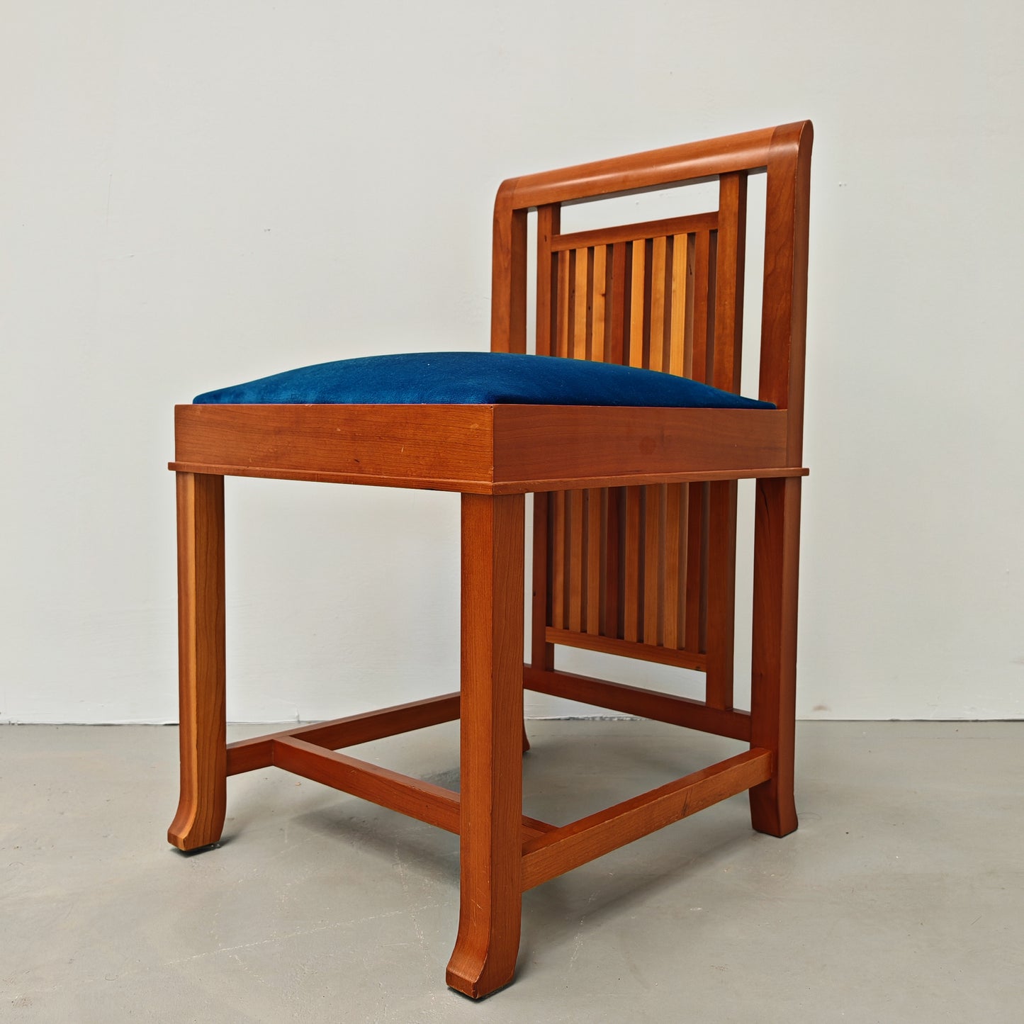 Sedie Coonley, Frank Lloyd Wright per Cassina 1989