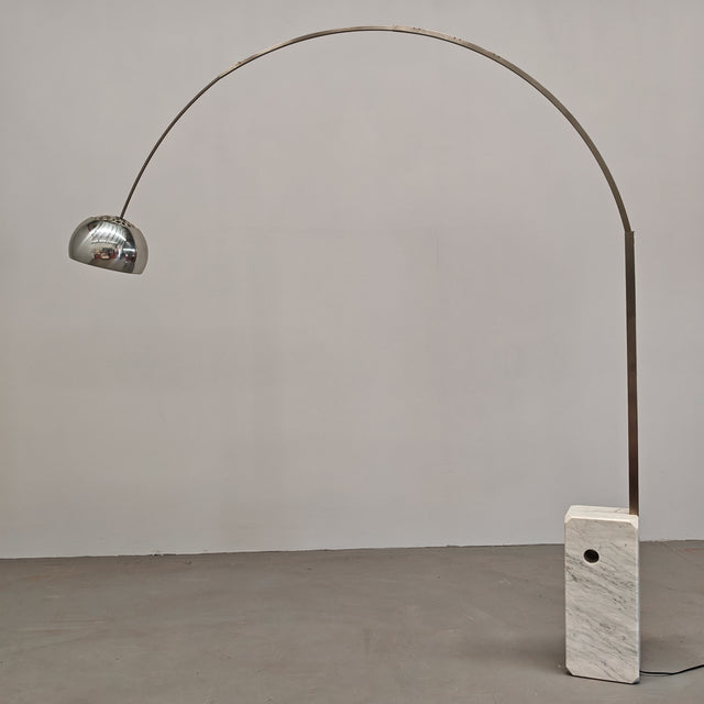 Lampadaire modèle Arco, A&PG Castiglioni pour Flos, 1962