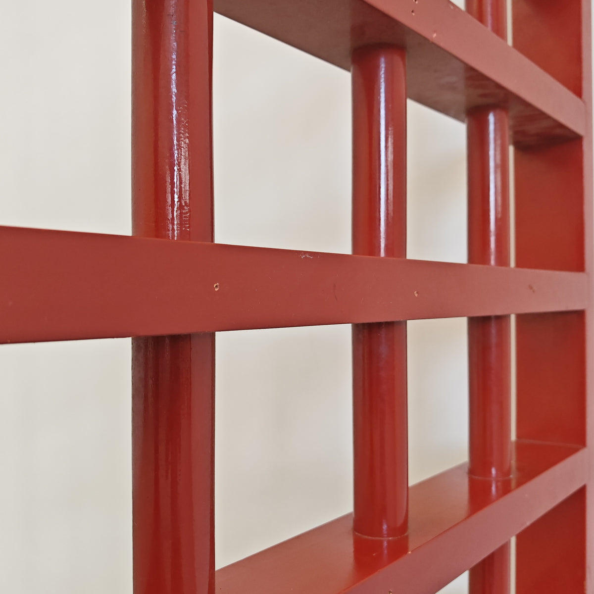 Grand séparateur en bois rouge des années 70