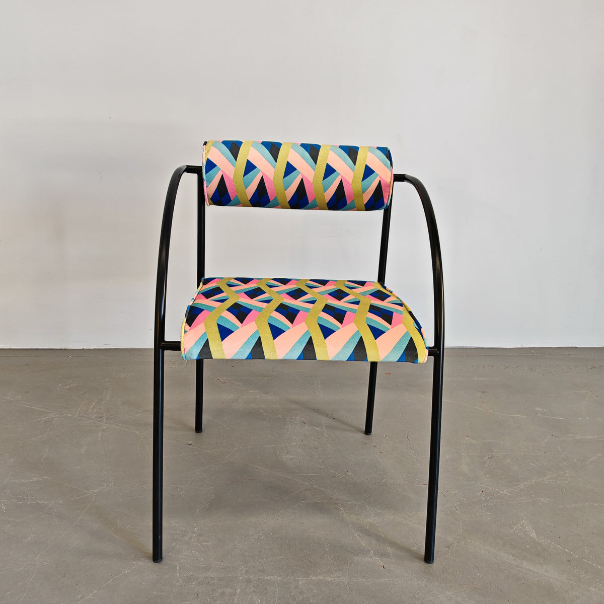 Ensemble de 6 chaises des années 80 en fer et velours optical Vienna, R. Kinsman pour Bieffeplast