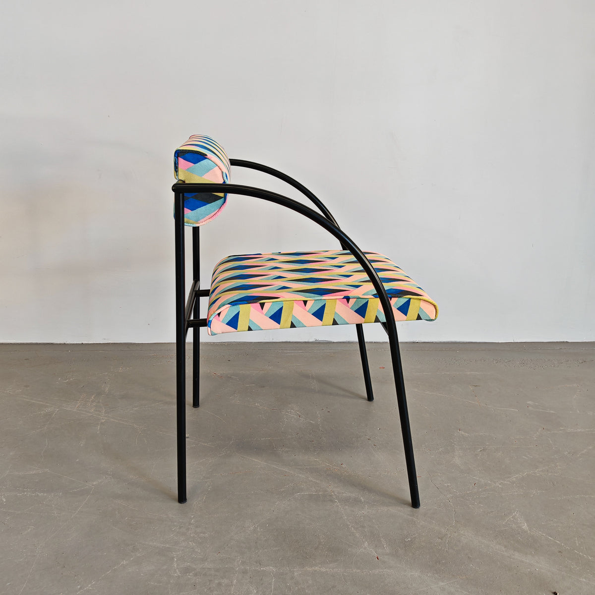 Ensemble de 6 chaises des années 80 en fer et velours optical Vienna, R. Kinsman pour Bieffeplast