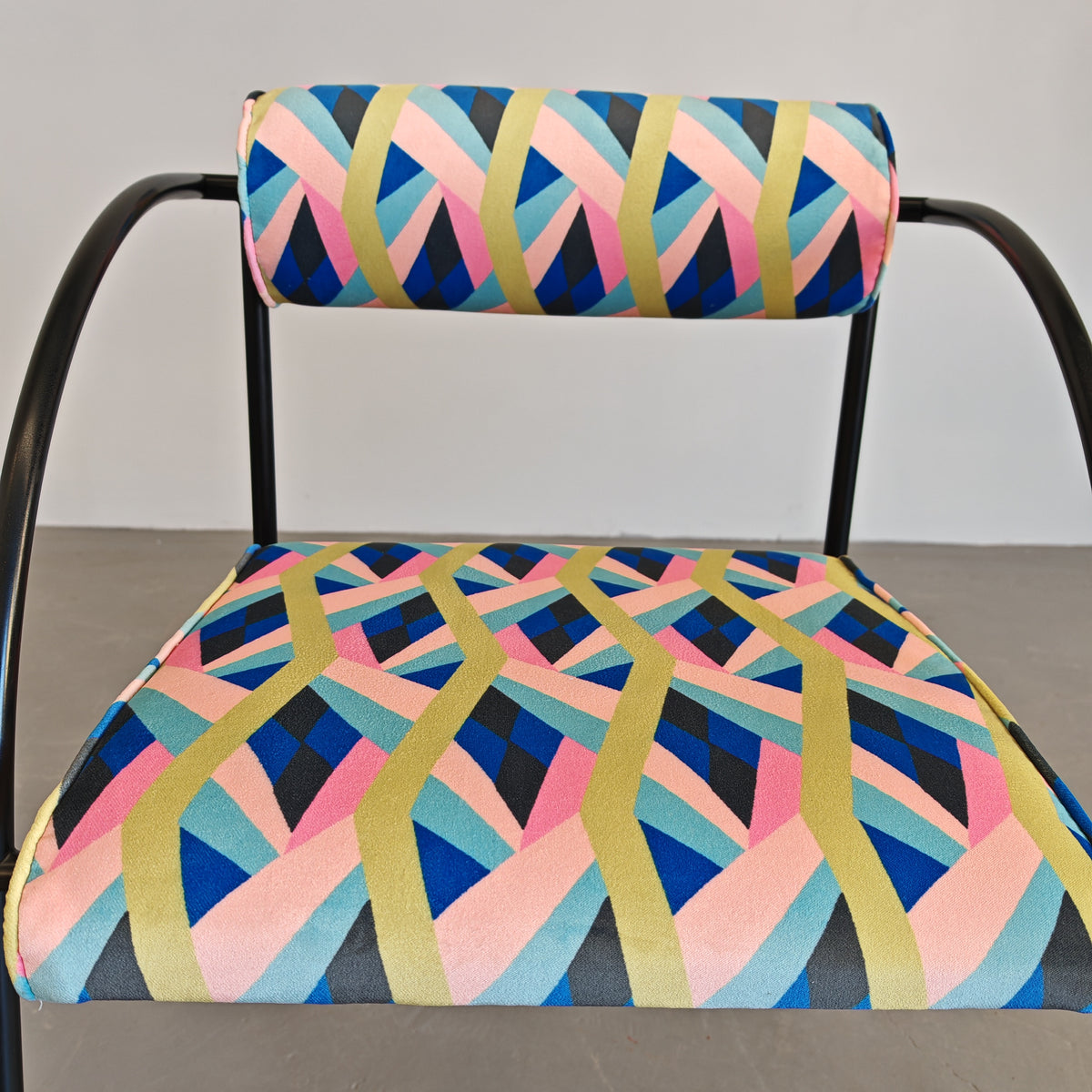 Ensemble de 6 chaises des années 80 en fer et velours optical Vienna, R. Kinsman pour Bieffeplast