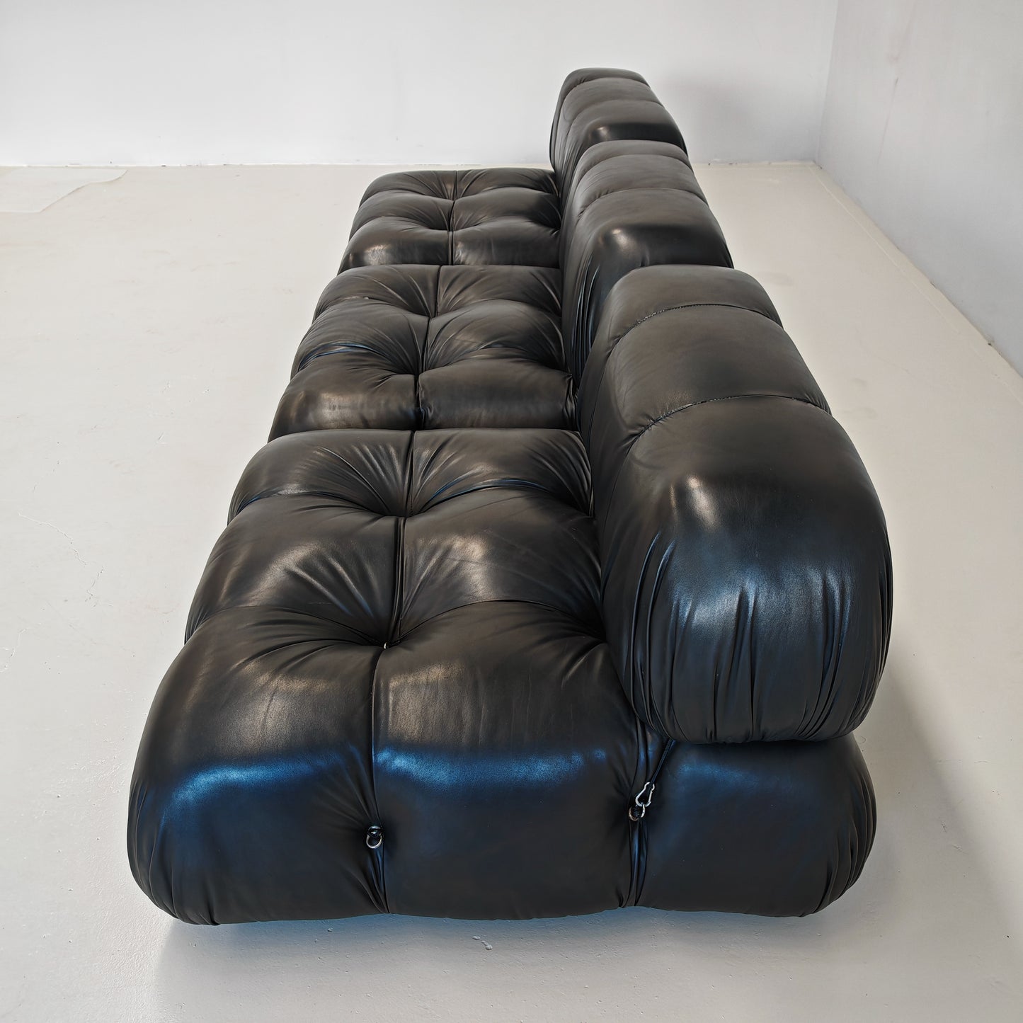 Divano in pelle nera "Camaleonda" Mario Bellini per C&B B&B Italia Anni 70