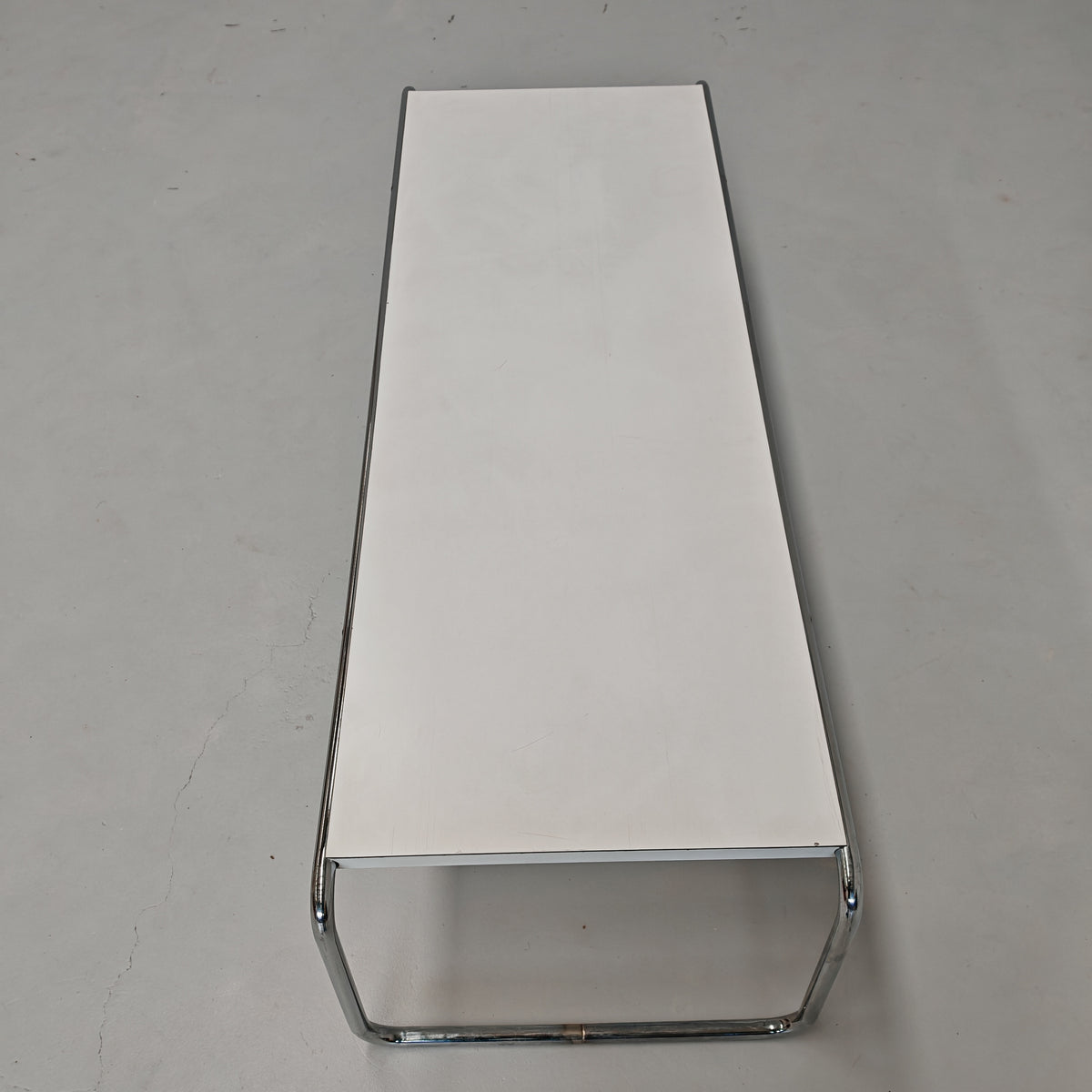 Table basse rectangulaire blanche Laccio de M. Breuer pour Knoll, années 80