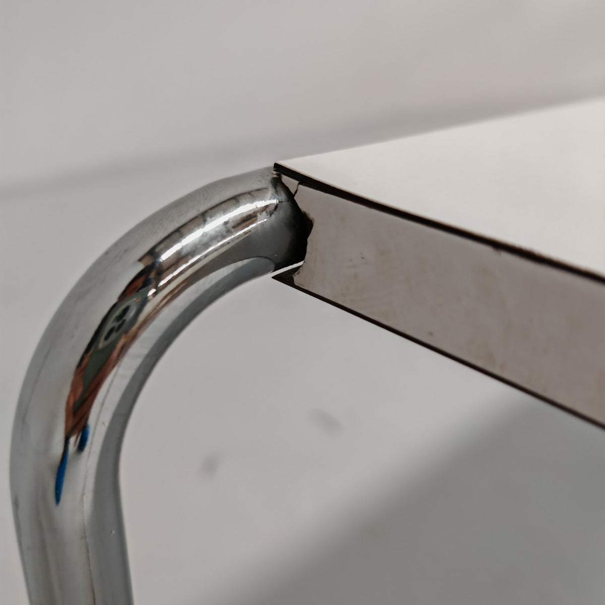 Table basse rectangulaire blanche Laccio de M. Breuer pour Knoll, années 80