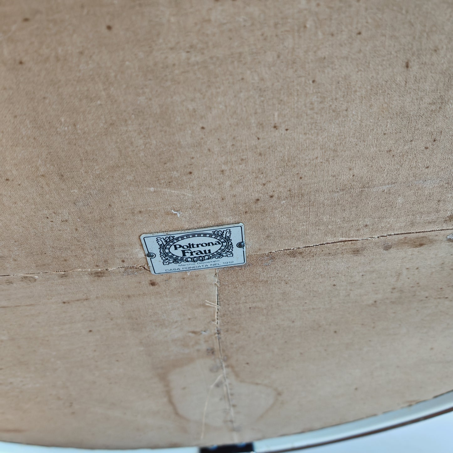 Toilette in pelle tabacco Dilly Dally di Luigi Massoni per Poltrona Frau anni 70