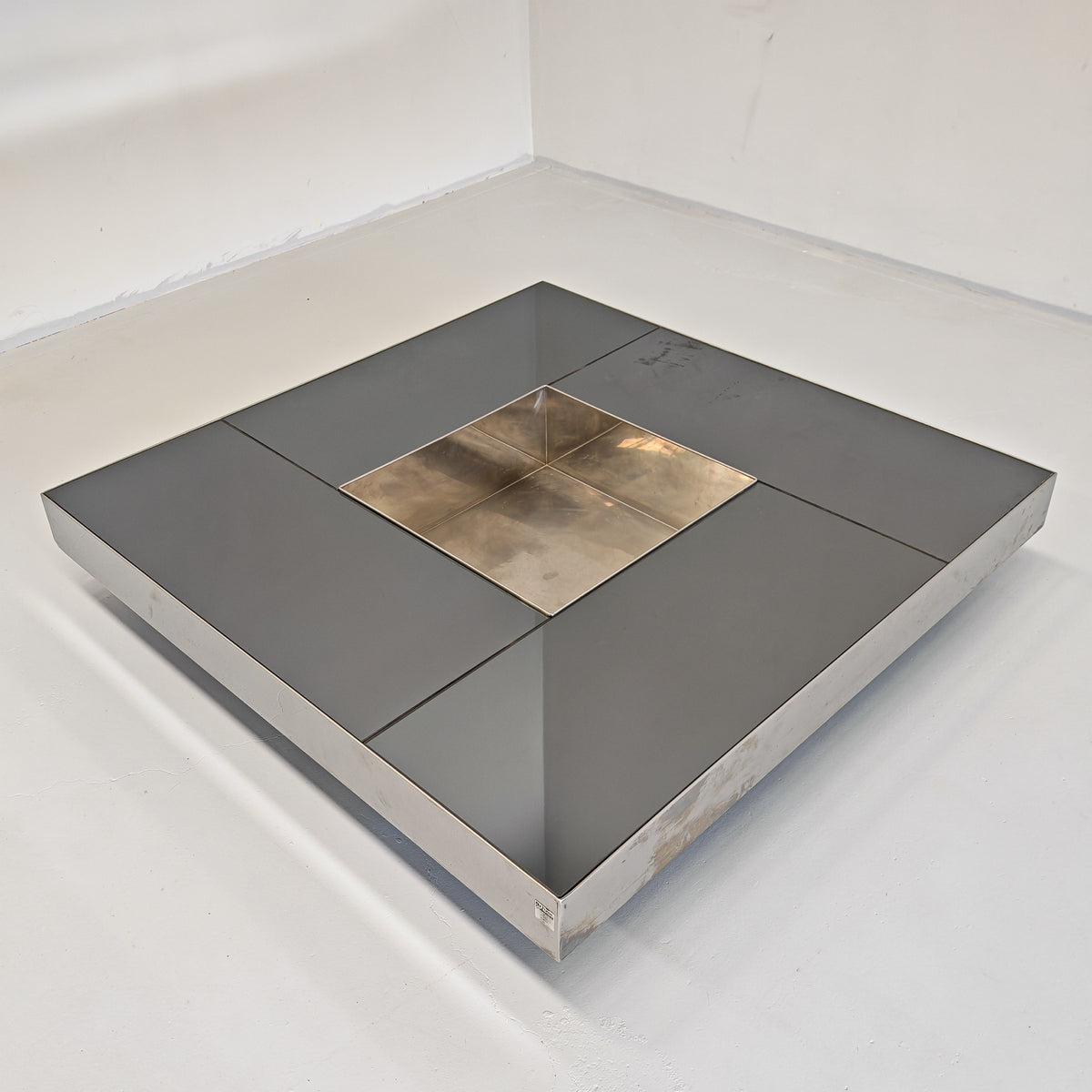 Grande table basse de bar Coffee Tabòlle avec compartiment des années 70 en acier et verre par G. Ausenda pour New York Form