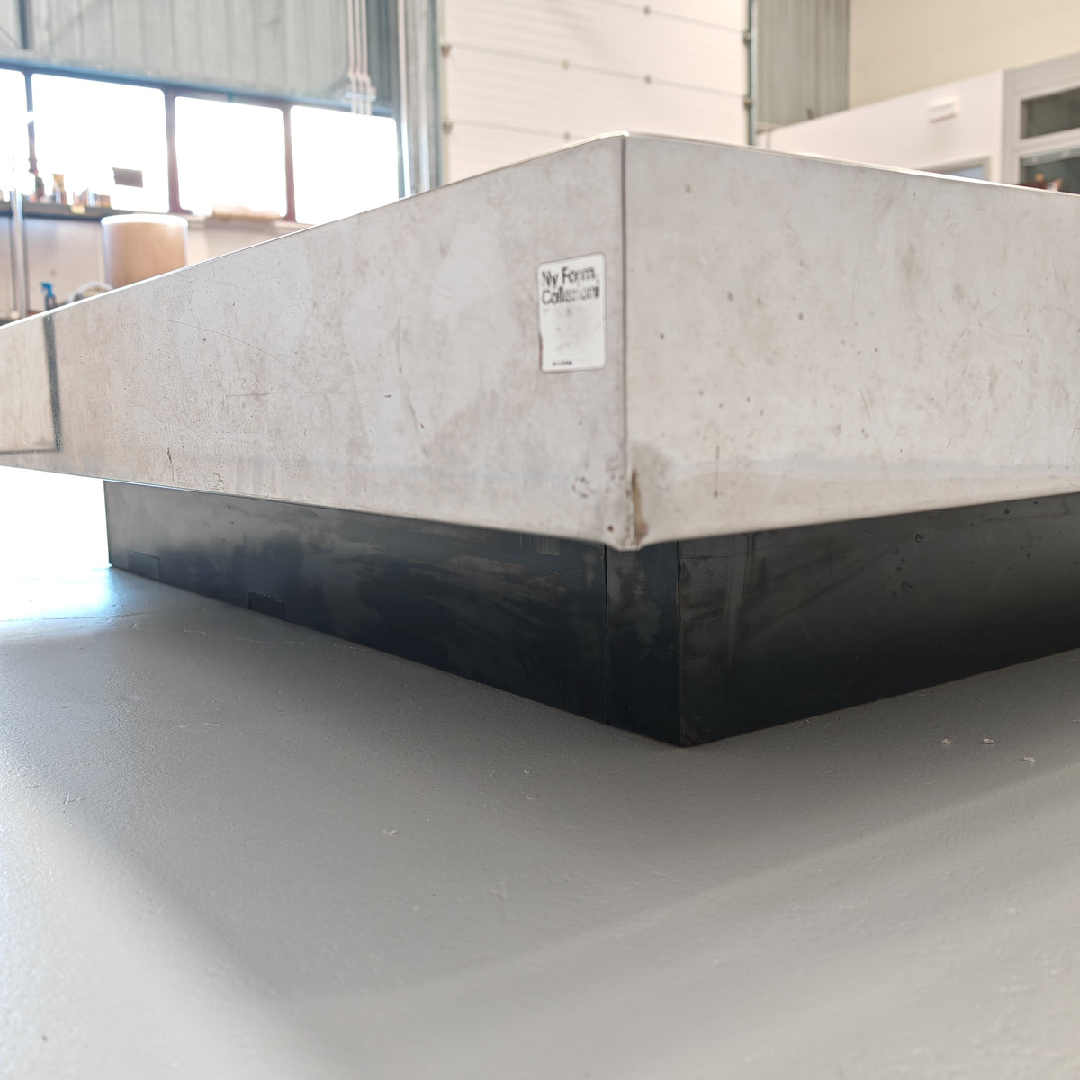 Grande table basse de bar Coffee Tabòlle avec compartiment des années 70 en acier et verre par G. Ausenda pour New York Form