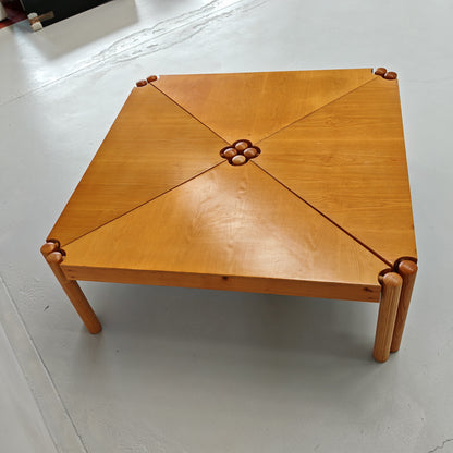 Ensemble de tables basses triangulaires modulables Enolinea en bois clair