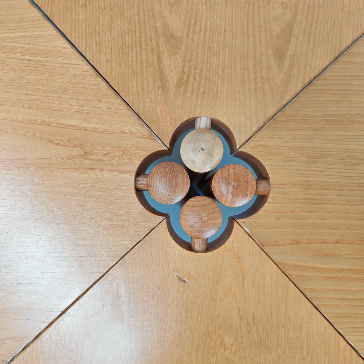 Ensemble de tables basses triangulaires modulables Enolinea en bois clair