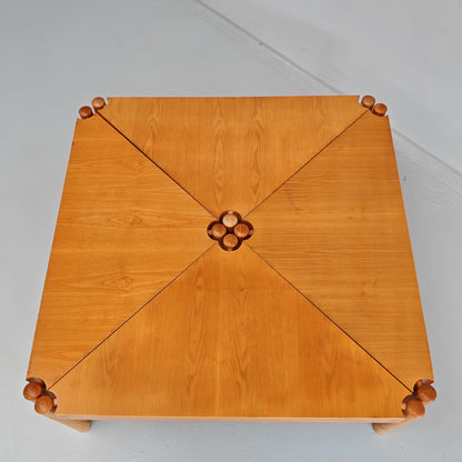 Ensemble de tables basses triangulaires modulables Enolinea en bois clair