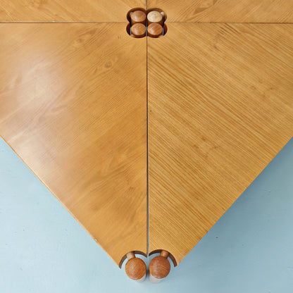 Ensemble de tables basses triangulaires modulables Enolinea en bois clair