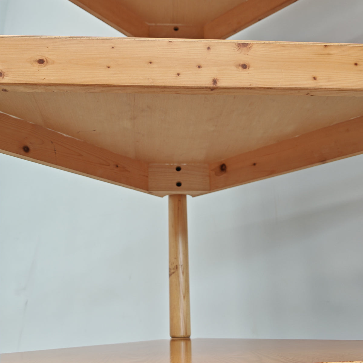 Ensemble de tables basses triangulaires modulables Enolinea en bois clair