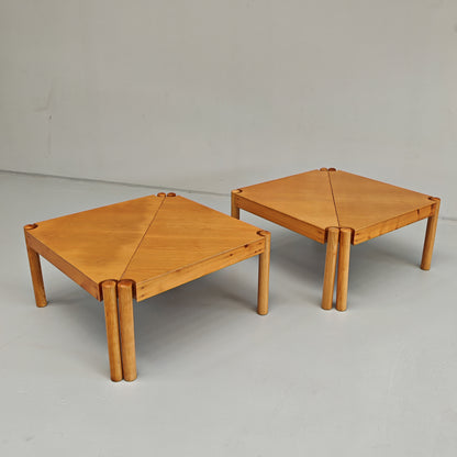 Ensemble de tables basses triangulaires modulables Enolinea en bois clair