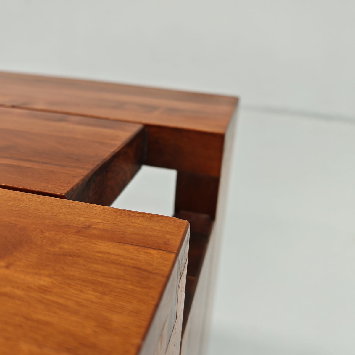 Table basse tabouret vintage en noyer des années 70
