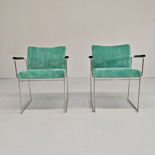 Sedia in velluto con braccioli Jano K. Takahama per Studio Simon Gavina