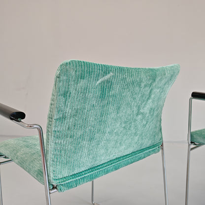Sedia in velluto con braccioli Jano K. Takahama per Studio Simon Gavina