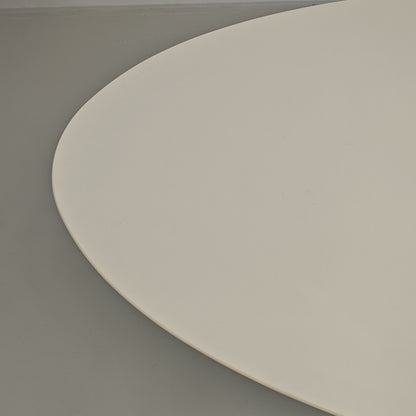 Table ovale modèle Tulip d'Eero Saarinen pour Knoll (244 cm)