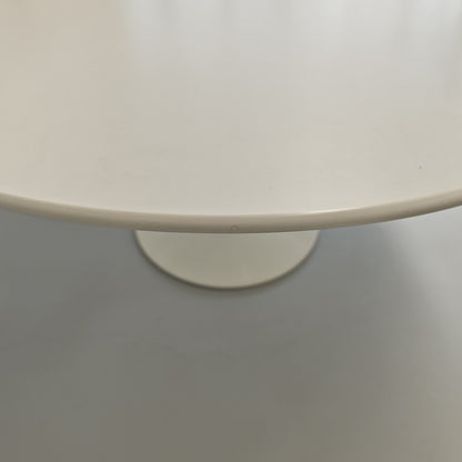 Table ovale modèle Tulip d'Eero Saarinen pour Knoll (244 cm)