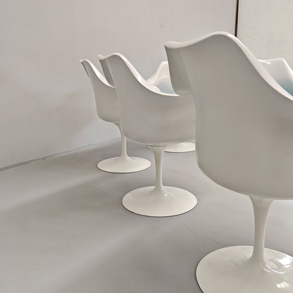 Ensemble de 6 chaises/fauteuils à accoudoirs Tulip d'Eero Saarinen pour Knoll