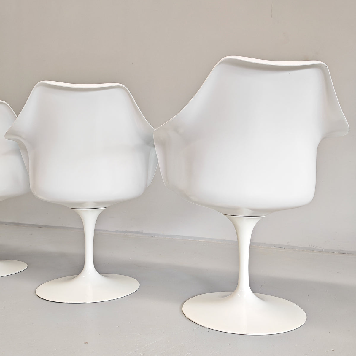 Ensemble de 6 chaises/fauteuils à accoudoirs Tulip d'Eero Saarinen pour Knoll