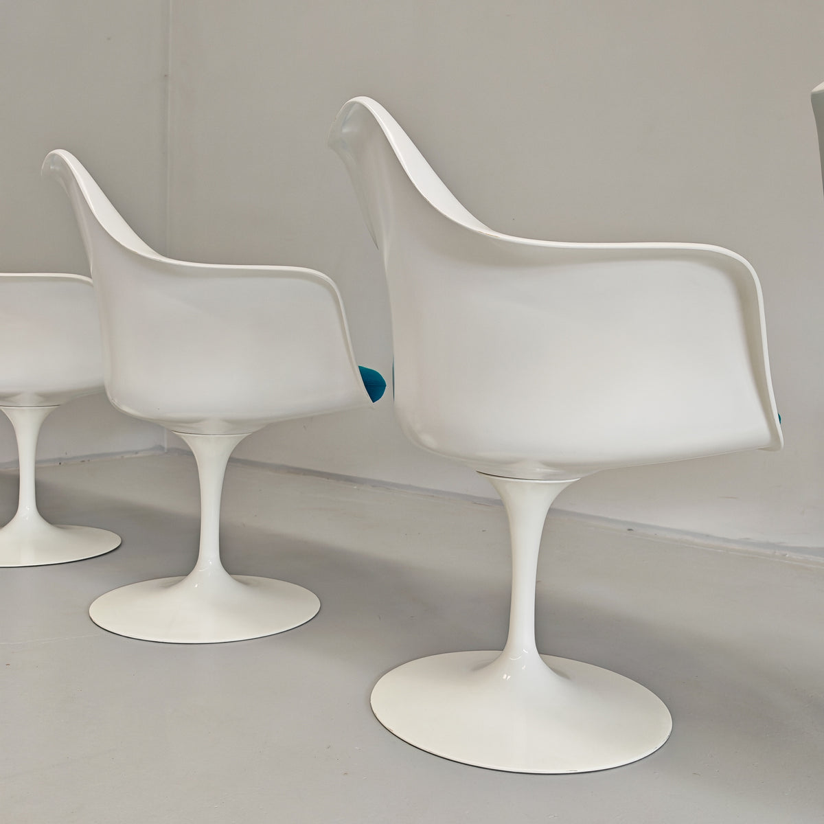 Ensemble de 6 chaises/fauteuils à accoudoirs Tulip d'Eero Saarinen pour Knoll