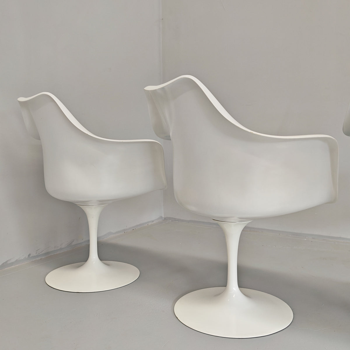 Ensemble de 6 chaises/fauteuils à accoudoirs Tulip d'Eero Saarinen pour Knoll