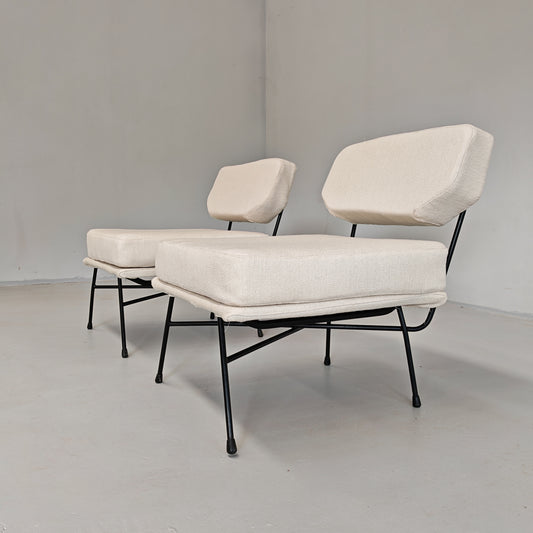 Coppia di poltrone tessuto bianco latte modello "Elettra" Studio BBPR per Arflex anni 50