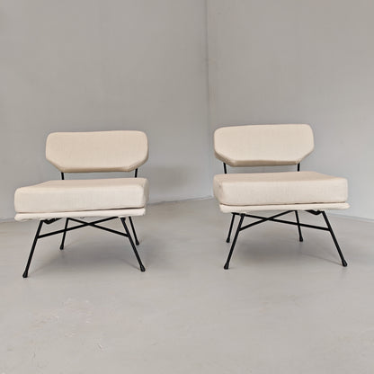 Paire de fauteuils en tissu blanc lait modèle "Elettra" Studio BBPR pour Arflex, années 50